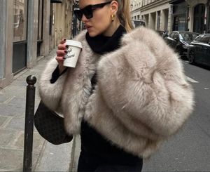 Iconic Street Fashion Week Luxury Brand Gardient Ritagliata Cappotto in pelliccia sintetica Donna Inverno 2023 Hot Cool Girls Fluffy Short Fur Jacket