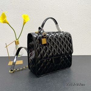 Borse a zaino con valigetta classica con patta singola di design da donna italiana Borse con manico superiore in pelle verniciata nera Borse GHW Crosbsody Borsa di lusso di grande capacità 25 cm