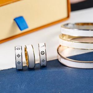 Fashion Women's Rings Designer Rings Luxury and Elegant Gold and Silver Rings Women's Jewelry Designer High Quality Jewelry With or Without Boxes