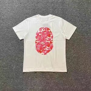 T-Shirt Das Gleiche gilt für Männer und Frauen. T-Shirt. Bedrucktes Herren-T-Shirt mit Rundhalsausschnitt. Lässige und entspannte Hemden. Eine große Auswahl an Stilen ist verfügbar 66