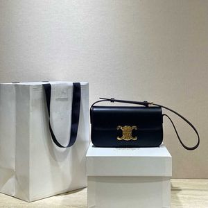 Triomphes kvinna handväska designer väska crossbody väskor original läder lisa äkta kvinnor triumf mode casual axel underarm