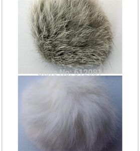 ペット製品天然猫のおもちゃ本物のウサギの毛皮のボール染色されたペットのおもちゃホワイトグレイ5cm dia 50pcslot 2012179911492