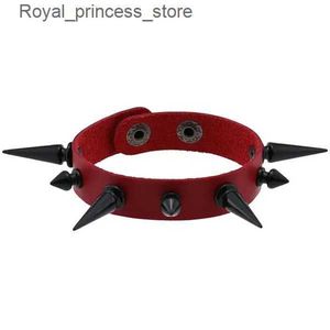 Charm Bracelets s Fashion Faux Leather Studded Hip Hop Creative Punk Wristband For Men Women Gothic Rock Armbands Q240321