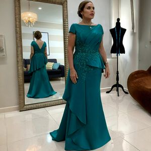 2024 Hunter Green Mother of the Bride Vestes Ilusão Vestidos formais para mulheres fora do ombro Mangas curtas Vestido mãe do noivo de renda para casamento AMM159