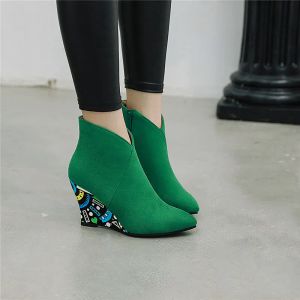 Botas Ymechic Fashion Suede Wedge Heel Sapatos femininos verde preto preto impressão roxa cunhas de inverno Botas pontiagudas de dedo bootie 2022