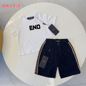 Lettere per bambini Set di abbigliamento firmato Neonate Ragazzi Pantaloncini Gonna Set di lettere a fiori Set di etichette originali di lusso per bambini Set di abbigliamento per bambini per ragazza Set di maniche a lettera