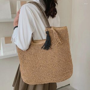 DrawString Straw Weave Tassel Tote Summer Beach Påsar för kvinnor 2024 Stora kapacitet Fashion Shoulder Bag Lady Handväskor och plånböcker