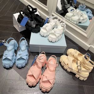 New Designer Sandals Rubber Thick Soled Hollow Baotou Ladies Casual Heightening Buckle Roman Tide Outdoor Beach Sandal With Box