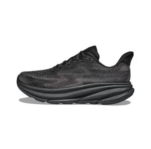 Vendita di scarpe da jogging sportive casual leggere con suola spessa in rete bassa. Scarpe da uomo e da donna.