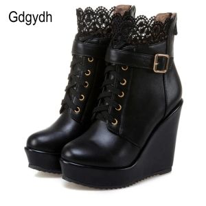 Sandálias gdgydh moda renda preta plataforma de plataforma de cunha botas de tornozelo para mulheres amarrar sapatos de noiva para casamentos brancos senhoras góticos botas de sapatos punk gótico