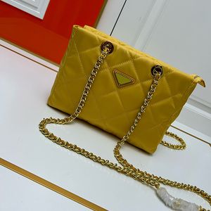 Yeni 10a tasarımcı çanta naylon kumaş elmas ızgara zinciri hobo tek omuz crossbody çantaları kadınlar lüks retro büyük kapasiteli çapraz gövde omuz çantaları