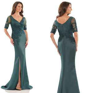 2024 Hunter Green Mother of the Bride Gowns Illusion Formal Dresses for Women V Neck Half Sleeves Appliqued Bead Lace Groom's Mother Dress for Wedding Marriage AMM165