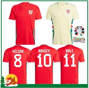 País de Gales 2024 Camisa de futebol WILSON RAMSEY BALE Euro Cup Novo 2025 Seleção Nacional 24 25 Camisa de futebol Conjunto completo Home Vermelho Fora Amarelo Uniforme masculino BROOKS JOHNSON