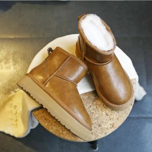 Stövlar 2023 Kvinnors nyaste australiensiska klassiska Real Cowhide Real Wool Snow Boots Vintertät fläck och oljebeständig varm läder