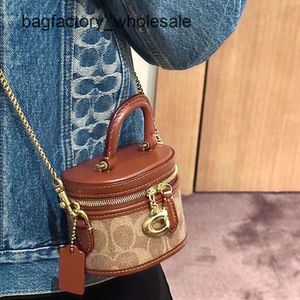 Karşı Yüksek Kaliteli Lüks Patlayıcı Omuz Moda Çantası Çantası Kadınlar Klasik Pbyopia Trail Kutusu Mini Bir Omuz Crossbody Crossbody Zincir Silindir El Mekan Çantası