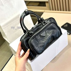 新しいオンライン有名人の牛皮同一の女性バッグ24x12cmクロスボディストラップレスプロムドレス