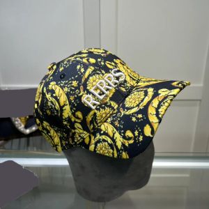 قبعات البيسبول المصممة قبعة نسائية قبعات مركبة Snapback Mens Caps Casquette Luxury Denim Visor Sports Sports Sun Hat Bonnet