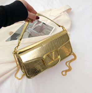 2024 Wallet Fashion Designer Bag Women Shoulder Bags Womens Luxurys Designers V Handbag Crossbody Handbags Purse Nappa Stud Totes Mainstream Bag436346