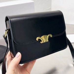 Crossbody Designer Tofu Underarm الكتف Retro بسيطة ومتعددة الجسد حقيبة مربعة صغيرة