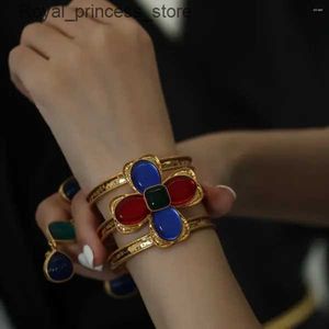 Charm Bracelets Bangle Middle Cross Glass Three Layer Open Q240321