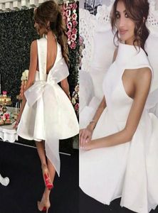Sexig rygglös kort prom Homecoming klänning med stor båge hög krage ärmlösa cocktailklänningar för kvinnor knälängd formell fest 2146556
