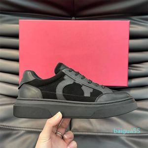 패션 남자 디자이너 신발 편지 조각 가죽 검은 갈색 고급 남성 운동화 공식 신발 스트리트웨어 야외 여행