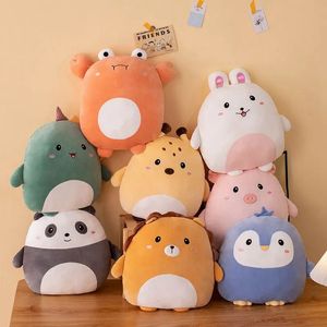 Bonecas de pelúcia coelho fofinho porco macio 40cm travesseiro boneca presente zoológico animal plushie squishy panda caranguejo peluche 231128 aniversário kawaii crianças sjiiv