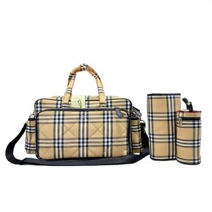 Saco de fraldas impermeável mamãe saco de fraldas bebê bebê zíper marrom xadrez impressão vendas mochila mensageiro fralda pilha tote saco moda conjunto de três peças b01