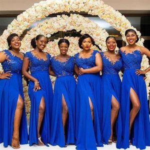 Royal Blue Frente Dividir Vestidos de Dama de Honra Lace Apliques Africano Maid of Honor Vestido Preto Meninas Até O Chão Vestido de Convidado de Casamento 268F