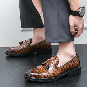 Sapatos casuais masculinos vestido de negócios luxo estilo italiano moda masculina formal boate festa de casamento mocassins