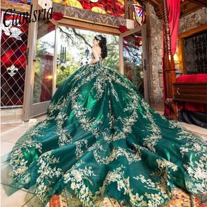 Zielone sukienki Quinceanera Meksykańskie ukochane koronkowe sukienki Puffy Balls Off Rzemat Luksusowe luksusowe vestidos de xv anos