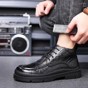 Sıradan ayakkabılar İngiliz Moda Botları Erkekler için Kış Sneaker Açık Slip Slip Work Shoe Motosiklet Kısa Zapatillas