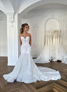 Abito da sposa a sirena con scollo a cuore squisito con applicazioni di perline ricami in pizzo con abiti da sposa a tromba in pizzo 3D Nuovo arrivo