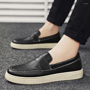 Casual Shoes 2024 Breathable Leather Men's Street Black Flat Student Walking Fashion Soft Penny Slippers