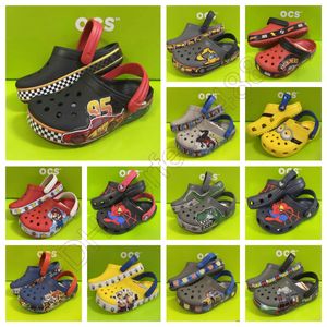 صندل إيفا كيدز تمساح التماسيح أحذية غير قابلة للانزلاق خفيفة الوزن مريحة عالية الجودة الأطفال الصيفي شاطئ الشاطئ شريحة المصممين النعال الرسوم المتحركة A-04