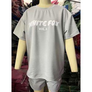 여성 셔츠 디자이너 2024 New Spring Summmer White Foxs 셔츠 세련되고 스포티하고 짧은 슬리브 풀오버 6 색상 148