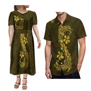 Lässige Kleider, individuelles Mumu-Damenkleid mit V-Ausschnitt, samoanischer Maxirock und hawaiianisches Herren-Aloha-Hemd, polynesischer Aufdruck, Paaranzug