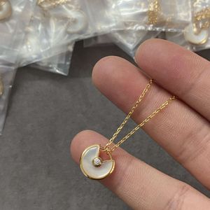 przykręcone naszyjniki Carter biżuteria talizman Naszyjnik Kobieta czyste srebrne 18K Rose Gold Białe Fritillaria okrągły ciasto wisiorek