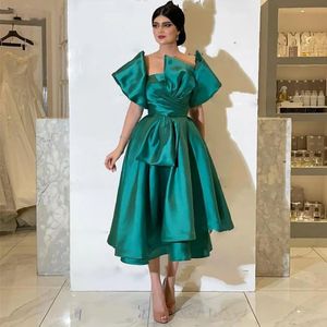 Elegante Arábia Saudita Tea Length Prom Vestidos Puff Mangas Curtas Hunter Satin A Line Dubai Drapeado Pregas Graduação Vestido de Baile Ocasião Especial Vestido Para Mulheres