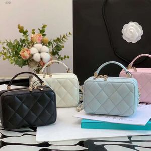 10a toppkvalitet kvinnokedjepåse 19 cm mode axel handväska lyxdesigner väskor lady caviar läder crossbody kosmetiska väskor litet lådpaket med lådor c043