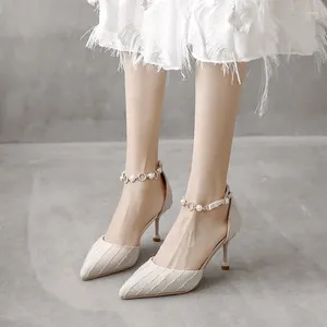 Модельные туфли, летние туфли на высоком каблуке с острым носком для девочек, 2024 г., узкие черные туфли с одной линией и пряжкой, полые одинарные туфли