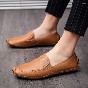 Buty swobodne oryginalne skórzane mokasyny mężczyzn wygodne poślizg na jazdzie Mocassins Hombre Plus Size 47 Włoski Business Flat