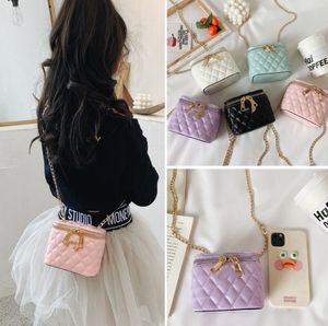 Designer Kids Diamond Box Handväskor Ins Girls Metal Chain Letter One Shoulder Bags Luxury Women Mini Makeup Bag A4422