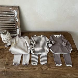 2023 primavera bambini vestiti casual set cotone waffle felpa pantaloni 2 pezzi ragazzi neonata abiti bambini vestito a righe 240314