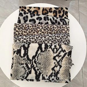 Sciarpe Stampa leopardata Donna Inverno Cashmere Caldo stampato modello animale Scialle lungo Sciarpa femminile Avvolge all'aperto Pashmina