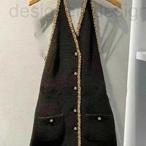 Grundläggande casual klänningar designer märke miu svart nagelpärla set diamantklänning med öppen rygg sexig designkänsla hängande halskjol kändis vinter ea7h