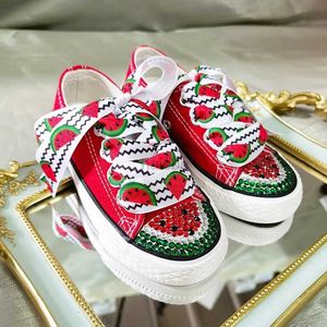 Scarpe da ginnastica personalizzate fatte a mano con anguria in tela bassa per scarpe di tela che illuminano l'appartamento per il tempo libero scarpe sportive per ragazze in cristallo per bambini 240322