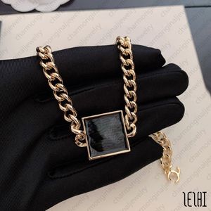 Guldhänge hängen charms halsband designer bästa vän halsband deser kedja kedjor för kvinnor länkar länkar designer hjärtsmycken lyxiga smycken