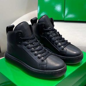 New Fashion Designer Sports Shoes Luxury Men High Top Sneakers Rubber Sole Black Leather Upper Personalized Trendy Men Casual Shoes Brand Designer Shoes top quality