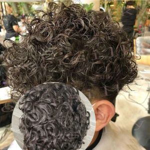 TOUPEEES TOUPEEES 20mm Curly Men Super耐久性のある完全な薄い肌のPUインジェクションマイクロスキンToupee毛細血管毛